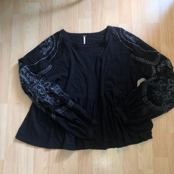 SOLD XS Free People Sweater - Picture 2 of 5